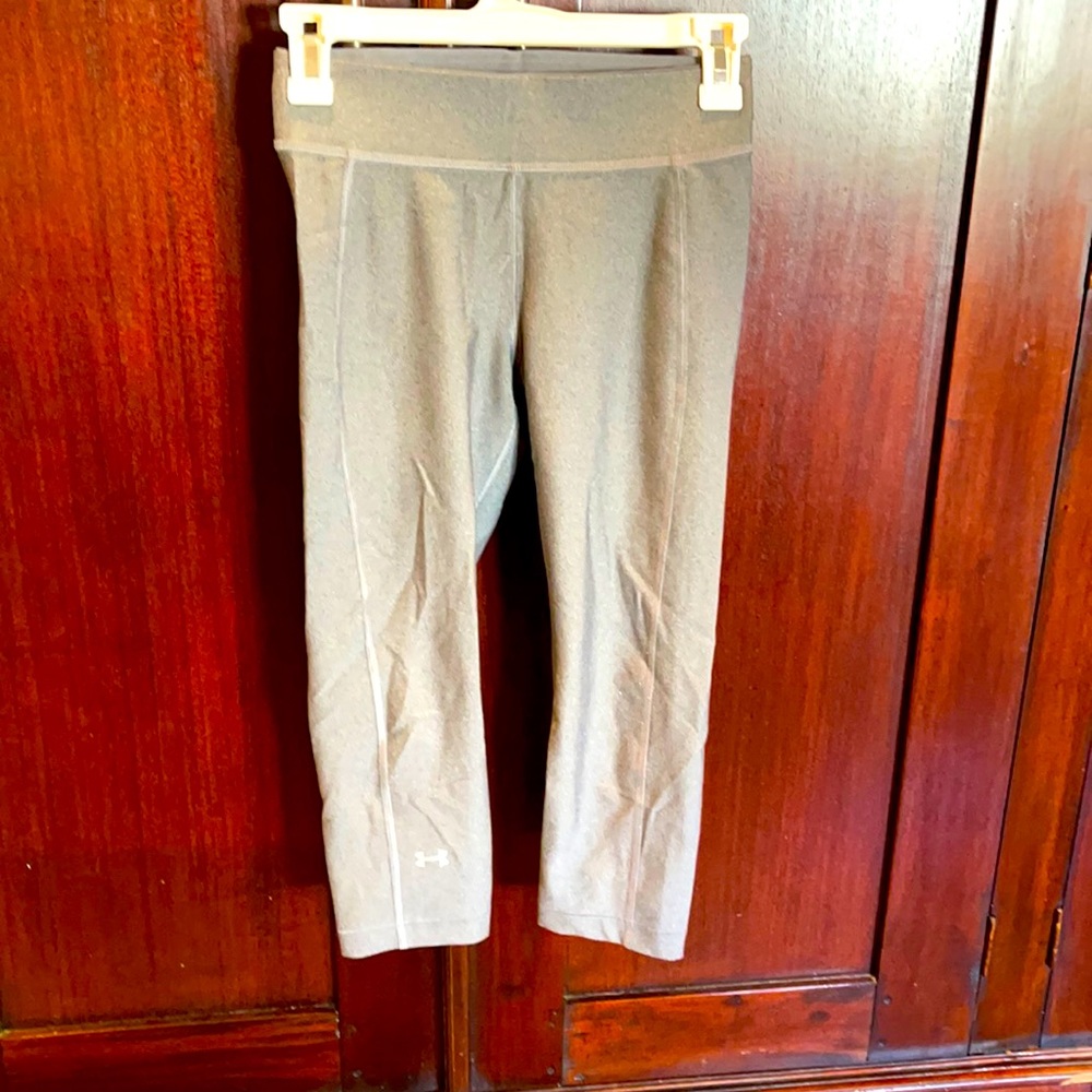 Under Armor Cropped Compression HeatGear Leggings